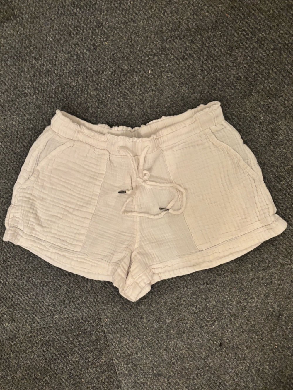 GAP -White linen Drawstring Shorts